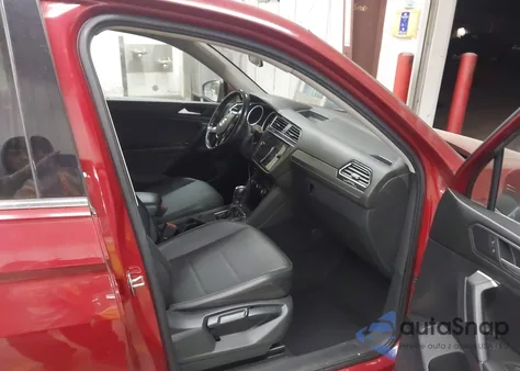 2019 Volkswagen Tiguan 2.0T Se/2.0T Sel/2.0T Sel R-Line/2.0T Sel R-Line Black из США, поврежденный, VIN 3VV3B7AX9KM130064